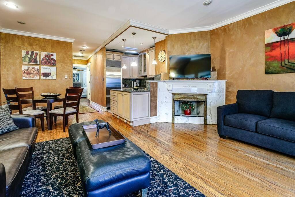 Appartement Historic And Unique Brownstone In Gold Coast - Downtown - 3 à Chicago Extérieur photo